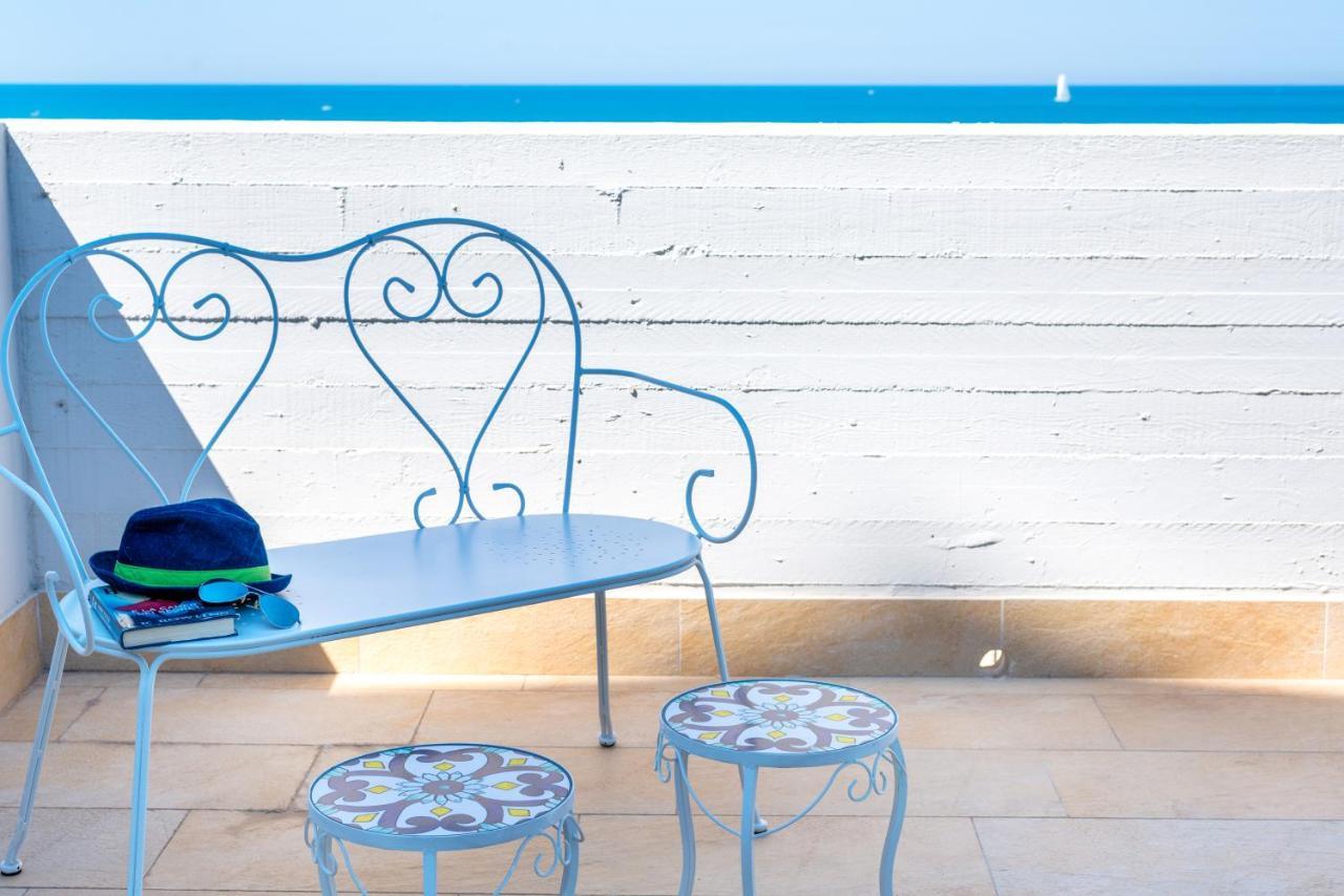Waterfront Apartment With Seaview Balcony Bari Exterior photo